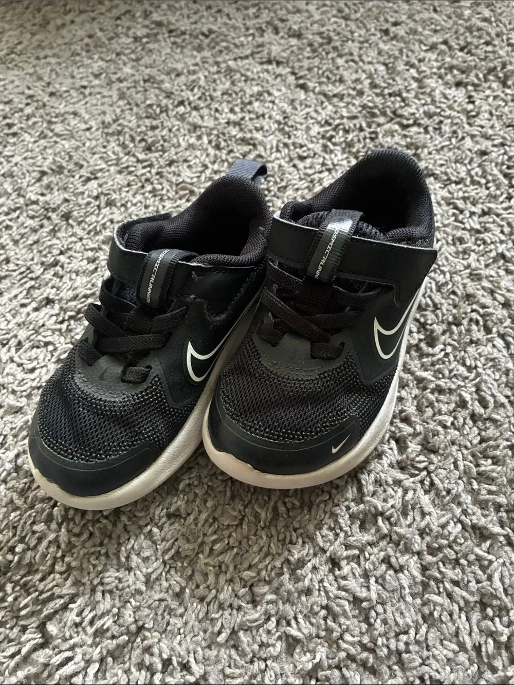 Nike Kids Black and White Velcro Athletic Sneakers 7C